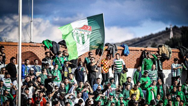 Bursaspor taraftarı 1300 kilometreyi aşıp Erzurum’da