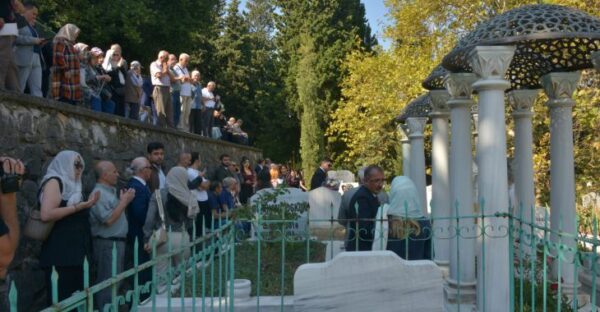 ‘Sanat Güneşi’ Bursa’da mezarı başında anıldı