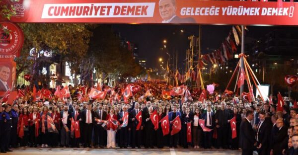 Bursa tek yürek, Yaşasın Cumhuriyet