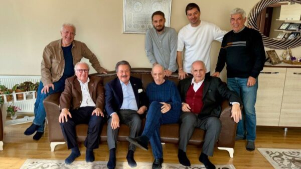 Cavit Çağlar’dan Bursaspor’un efsanelerine anlamlı ziyaret