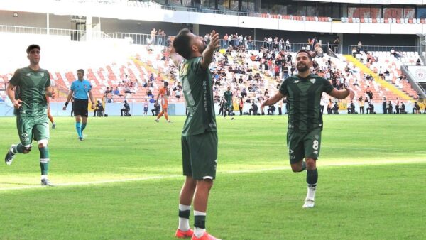 Bursaspor’da iki isim kart sınırında