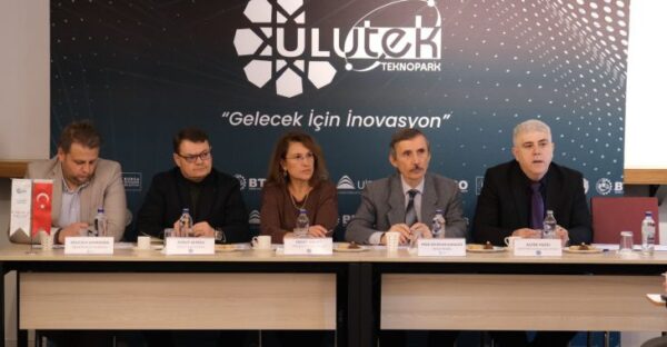 ‘Teknoloji Sahnesi’nde akıllı şehircilik konuşuldu