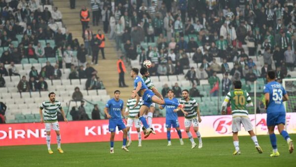 Bursaspor taraftarı hafta içinde stadı doldurdu