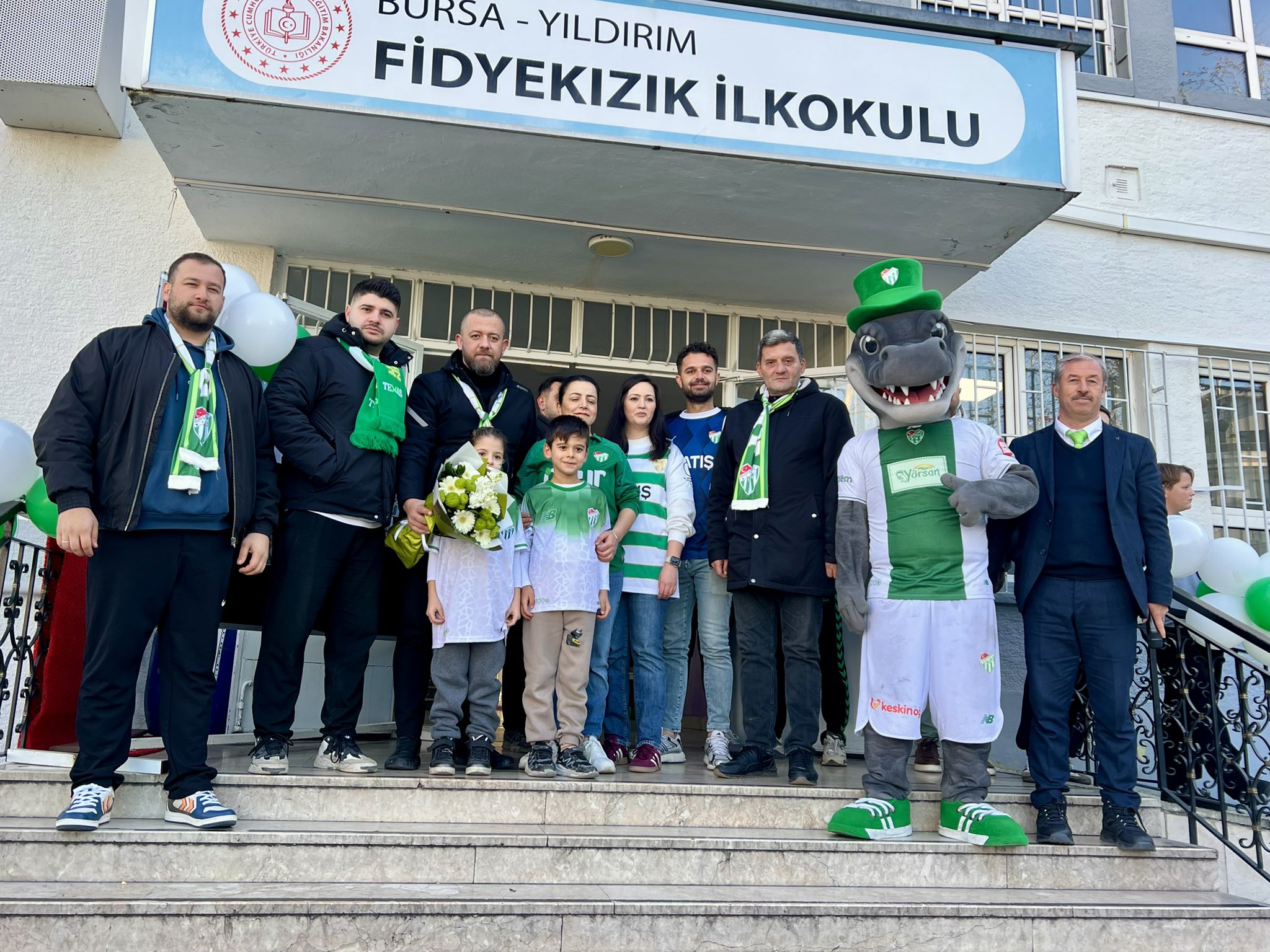 G8Hdb N3 X U A Ak6Qj