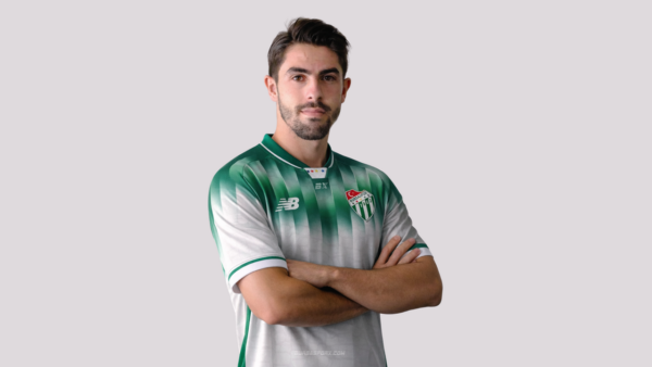Bursaspor sağ bek Rahmetullah Berişbek’i transfer etti