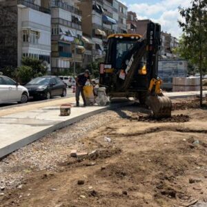 Büyükşehir, Gemlik’te sahil düzenleme çalışmalarına hız verdi