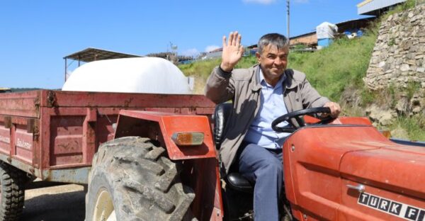 Büyükşehir’den üreticiye kaba yem desteği