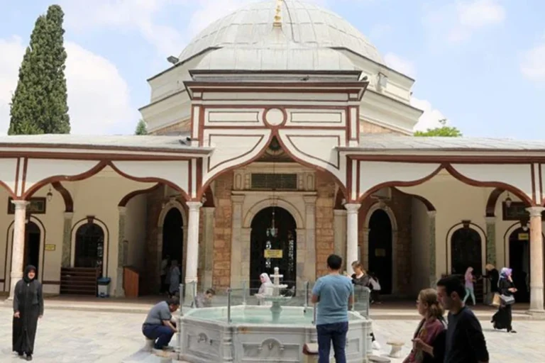 Emir Sultan Türbesi
