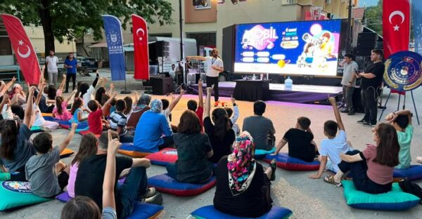 Orhaneli’de MobilFest ile bilim dolu gece