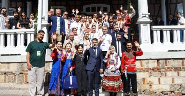 Altın Karagöz ekiplerinden Başkan Vekili Biba’ya ziyaret