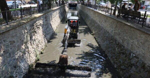 Büyükşehir’den derelerde temizlik seferberliği