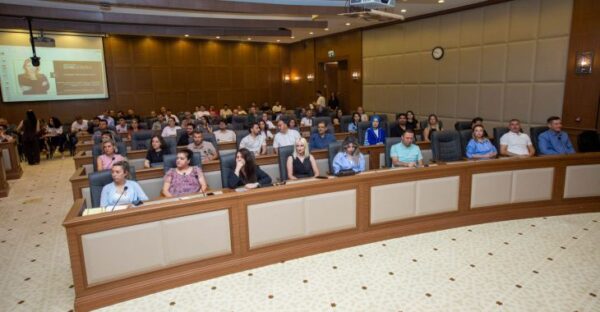 Büyükşehir’den yerel yönetim kadrolarına protokol ve nezaket eğitimi