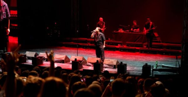 Açıkhava Poizi ile dev bir koroya dönüştü