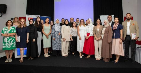 Büyükşehir’den genç kadınlara dijital ticaret desteği
