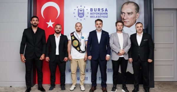 Başkan Vekili Biba’dan dünya şampiyonu güreşçiye tebrik